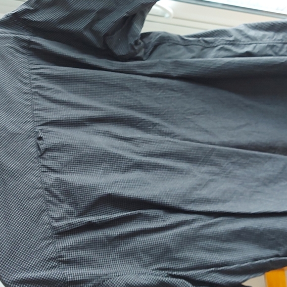 Sean Jean  xl .  2 pocket button  up - Picture 3 of 5